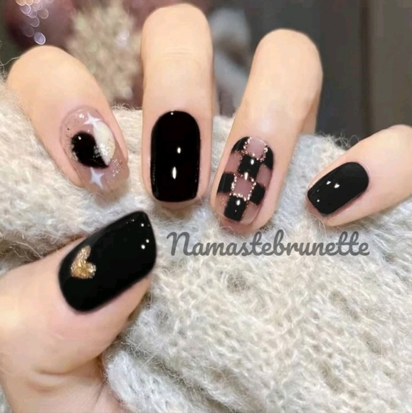 2/$16 Black Glittering Hearts Press On Nails - Picture 1 of 17